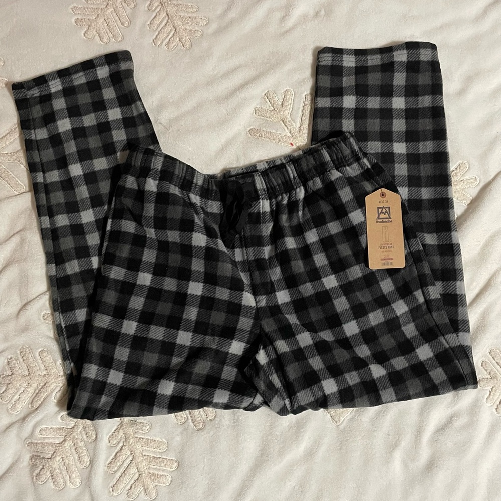 Avalanche Men’s Plaid Joggers in Black and Gray